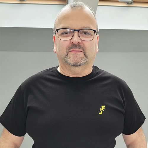 marek_czarna_koszulka.png